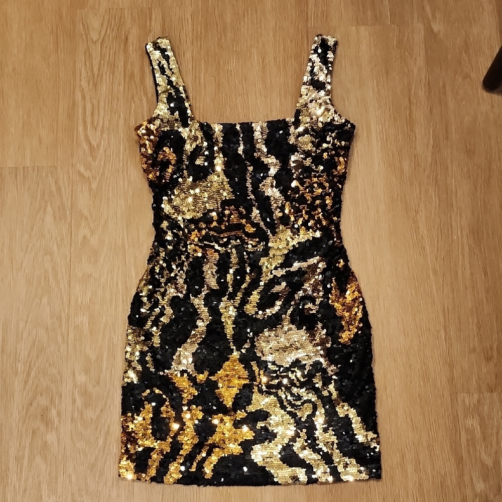 Sequin Black and Gold Dress - Picture 3 of 15